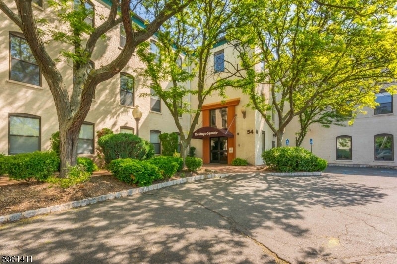 Photo of Listing #3984476