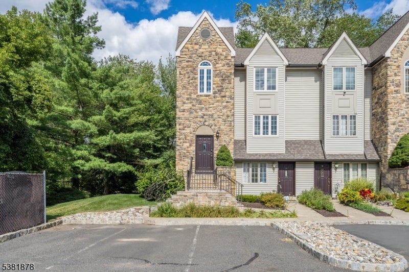 Photo of Listing #3984507