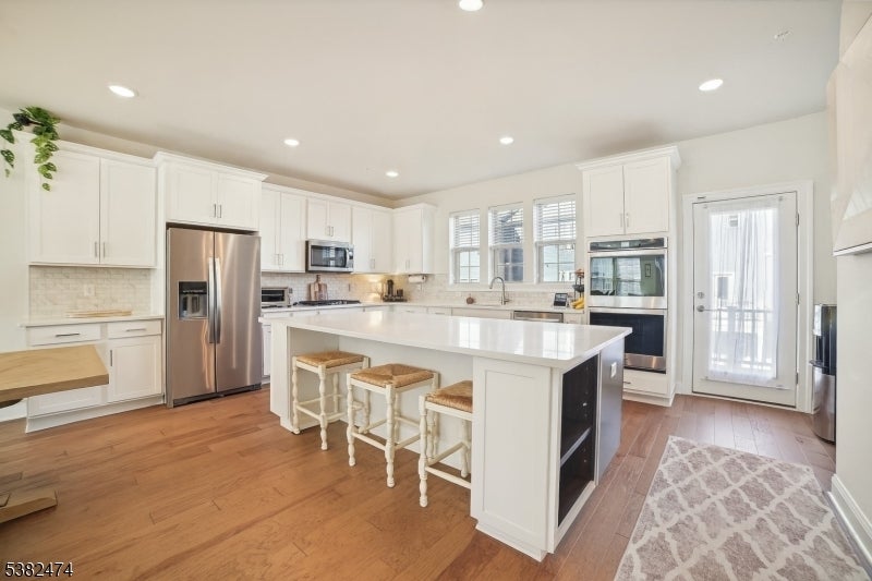 Photo of Listing #3984709