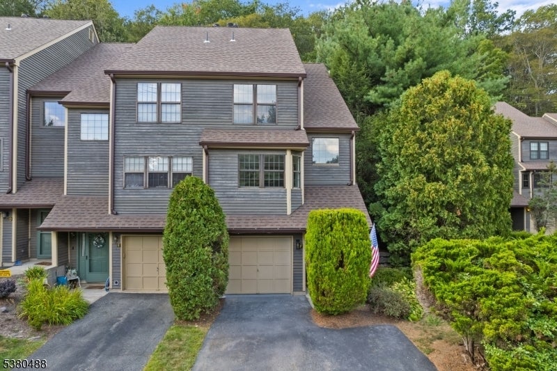 Photo of Listing #3984910