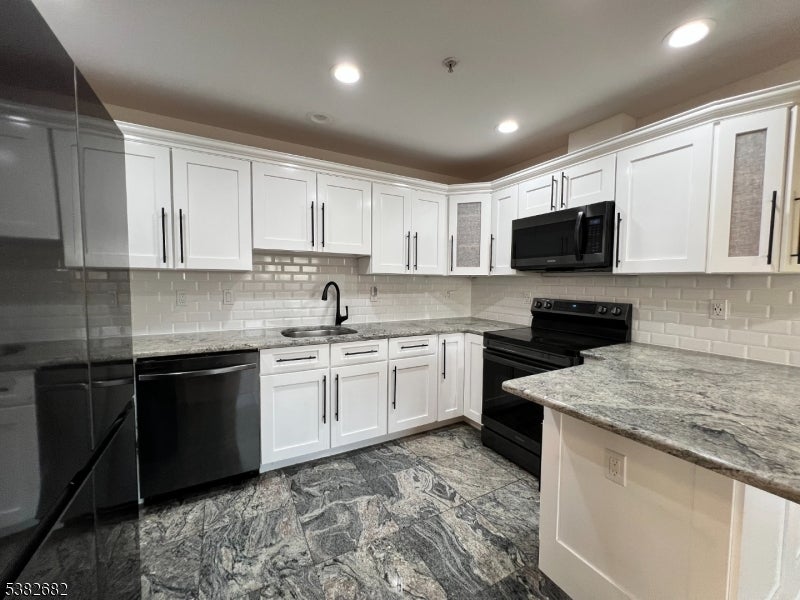 Photo of Listing #3984923