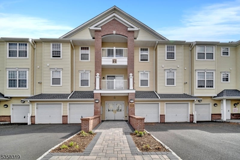 Photo of Listing #3985167