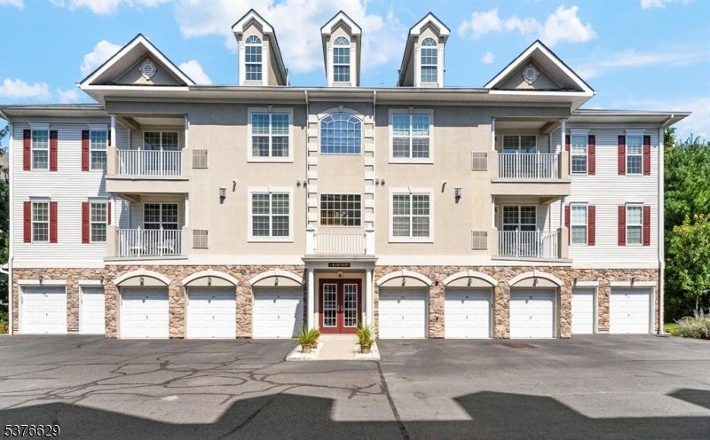 Photo of Listing #3985562