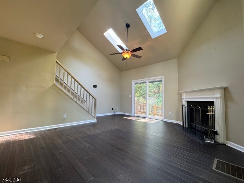 Photo of Listing #3985955