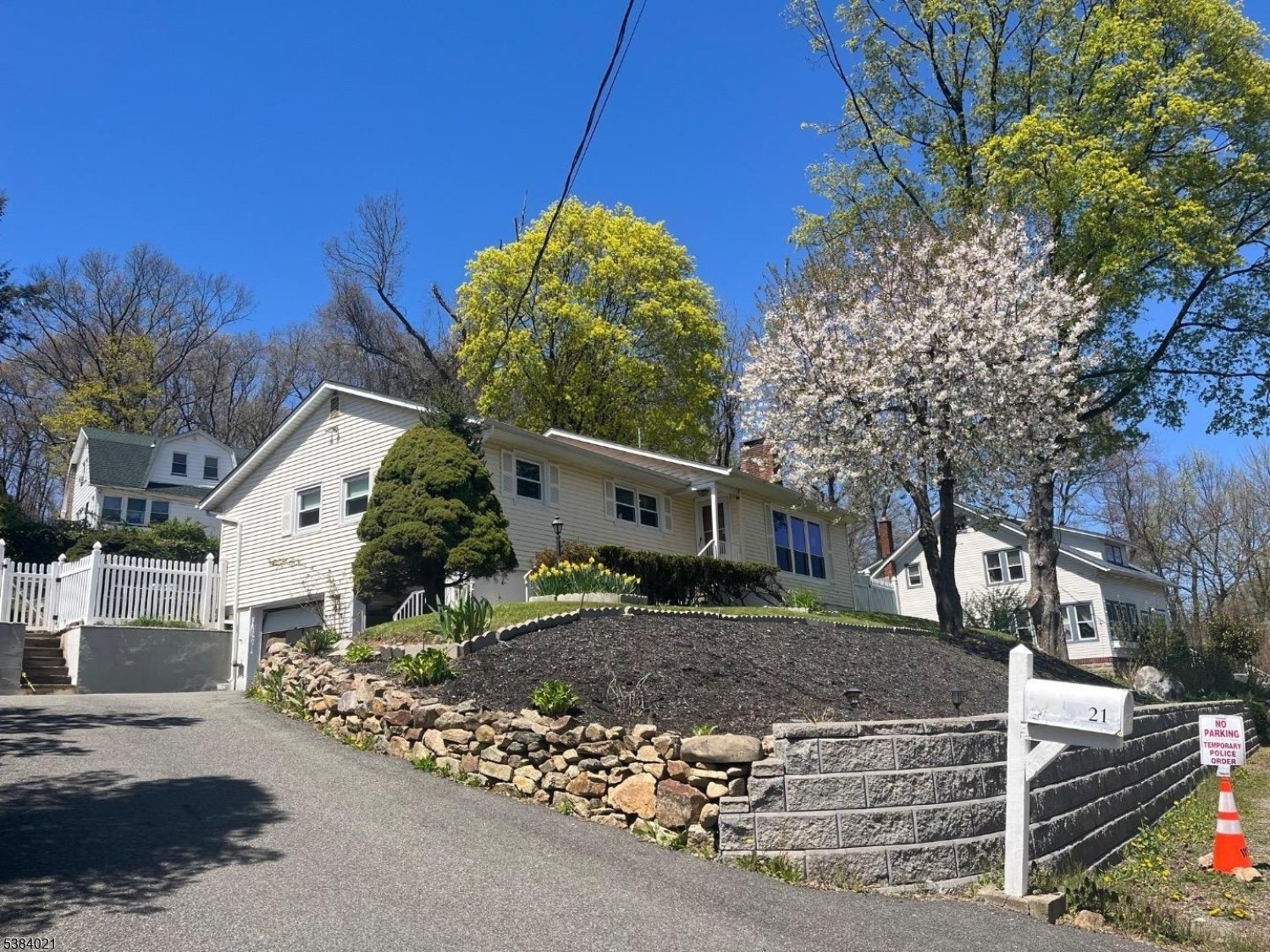 Photo of Listing #3986061