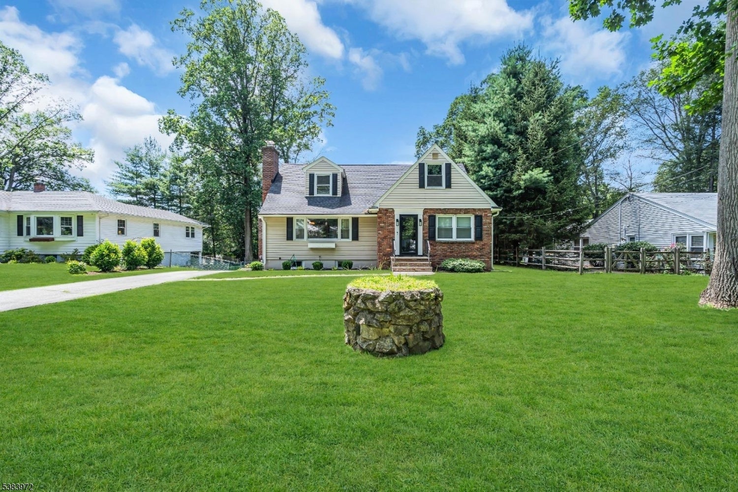 Photo of Listing #3986279