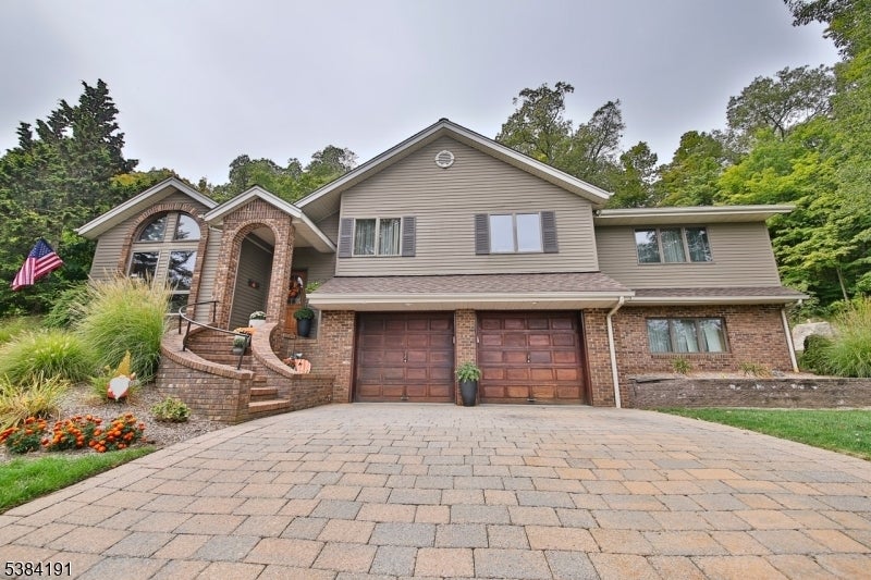 Photo of Listing #3986325