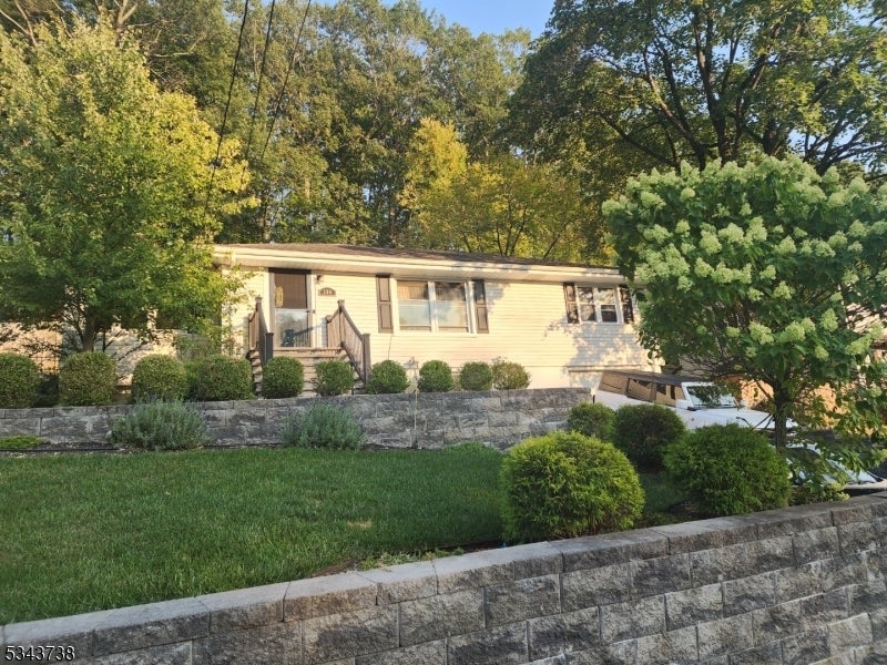 Photo of Listing #3986593
