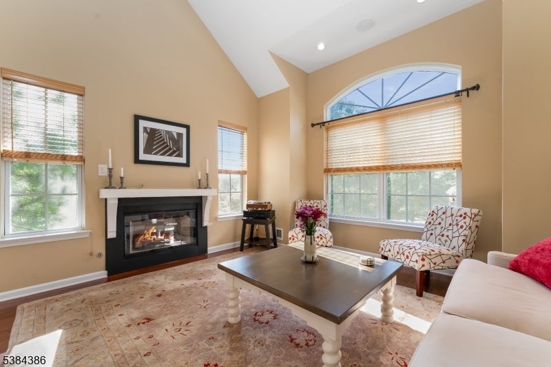 Photo of Listing #3986921