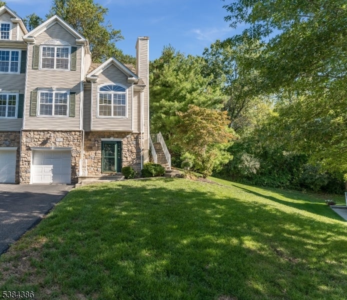 Photo of Listing #3986921