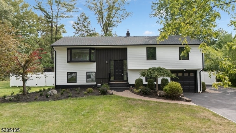 Photo of Listing #3987555