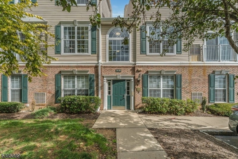 Photo of Listing #3987885