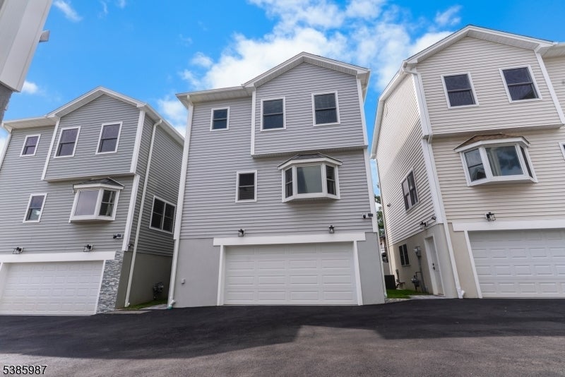 Photo of Listing #3987926