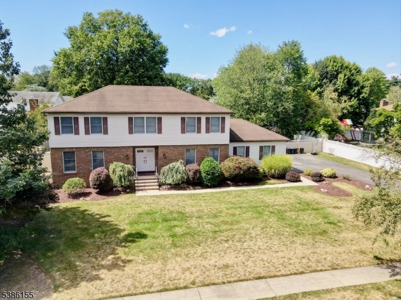 Photo of Listing #3988057