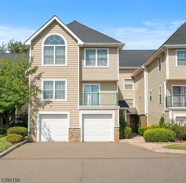 Photo of Listing #3988077