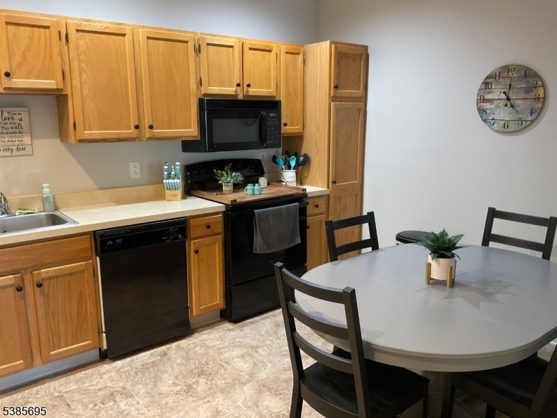 Photo of Listing #3988145