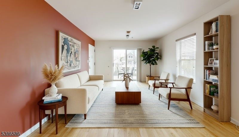 Photo of Listing #3988360