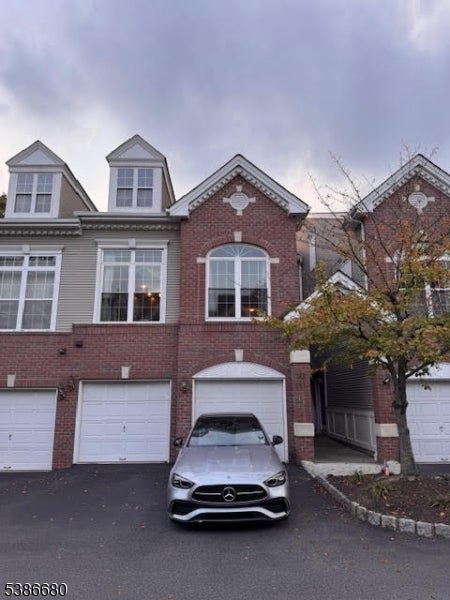 Photo of Listing #3988451
