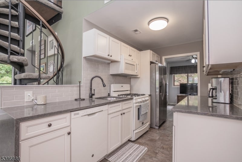 Photo of Listing #3988616