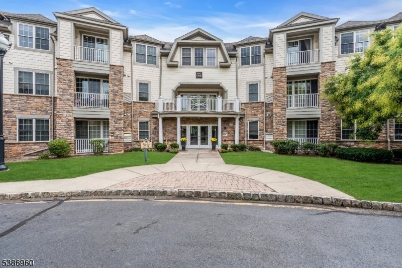 Photo of Listing #3988722