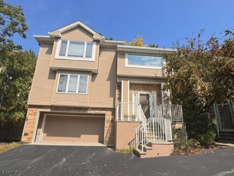 Photo of Listing #3989061