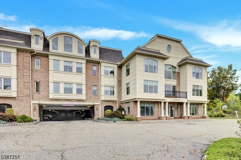 Photo of Listing #3989075