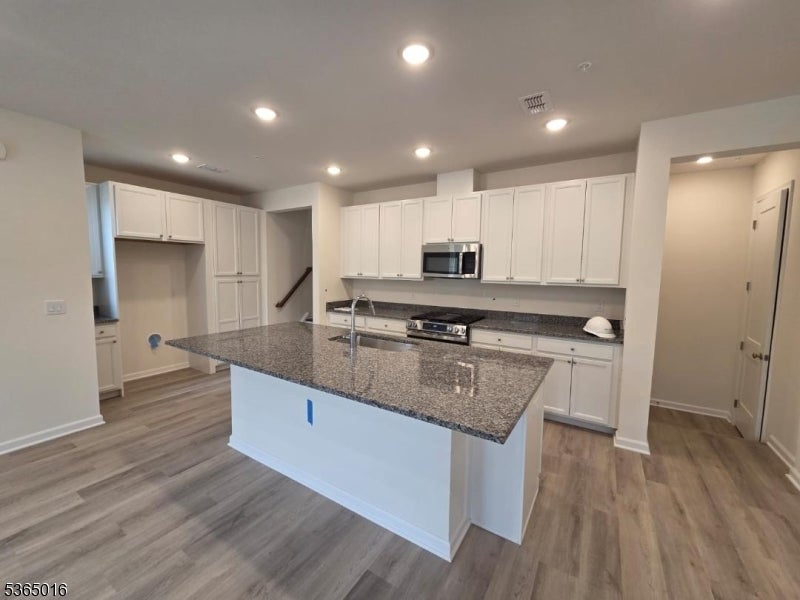 Photo of Listing #3989408