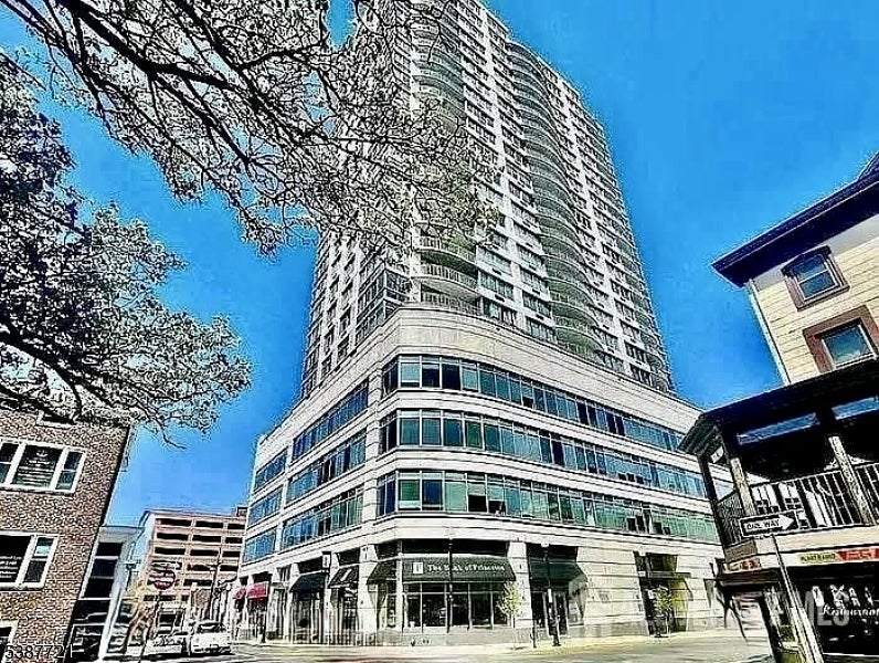 Photo of Listing #3989465