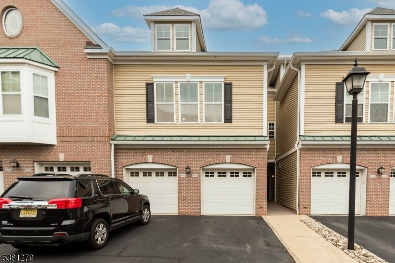 Photo of Listing #3989587