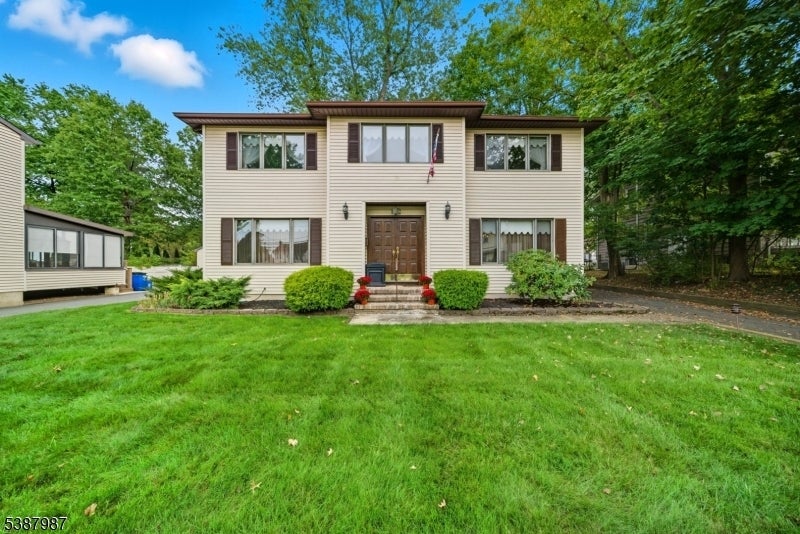 Photo of Listing #3989917