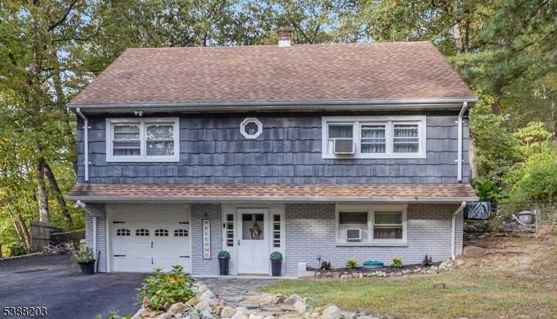Photo of Listing #3990067
