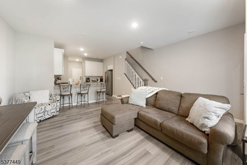 Photo of Listing #3990184
