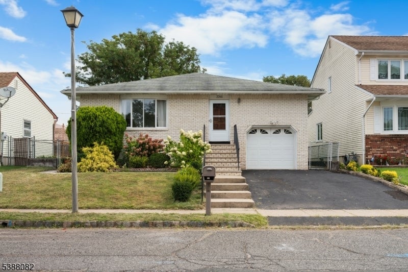 Photo of Listing #3990198