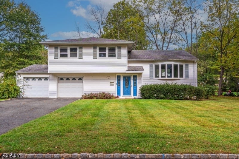 19 Slope Drive, New Providence Boro