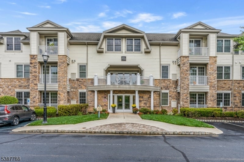 Photo of Listing #3990453