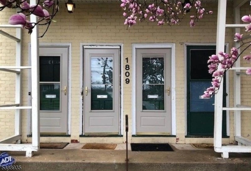 Photo of Listing #3990541