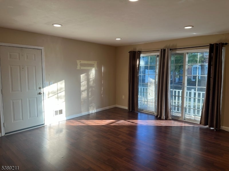 Photo of Listing #3990770