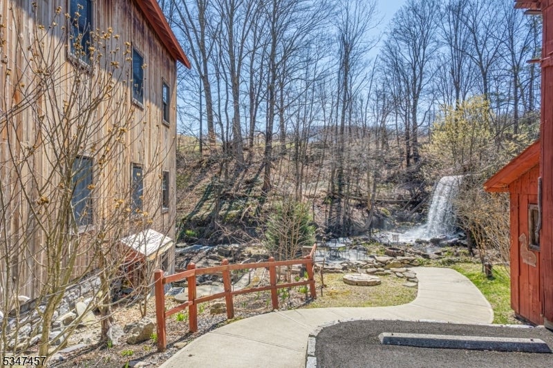 Photo of Listing #3991257