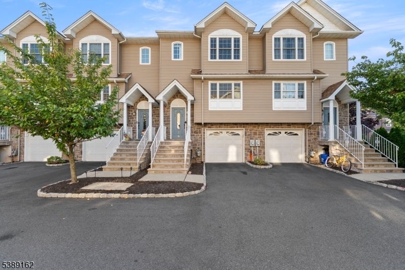 Photo of Listing #3991335