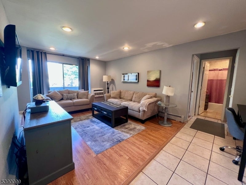 Photo of Listing #3991456