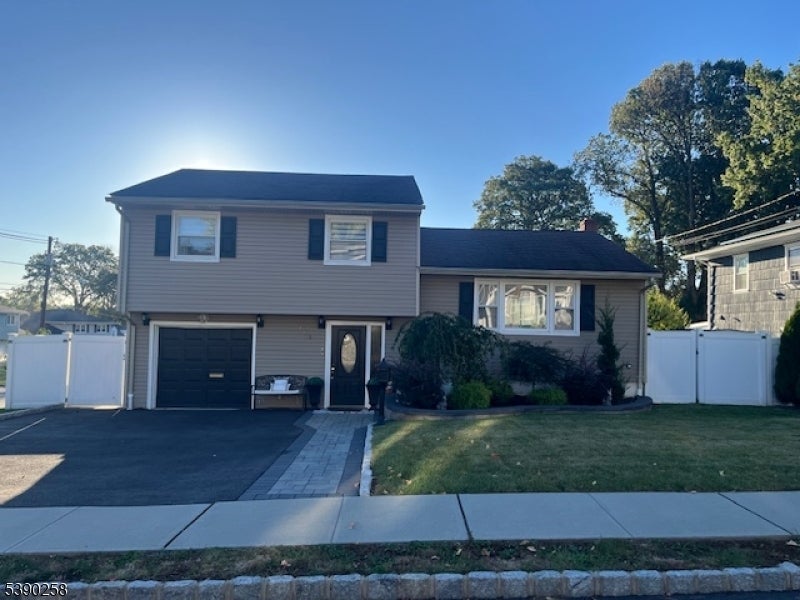 Photo of Listing #3991645