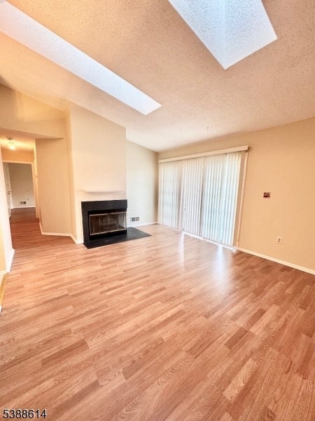 Photo of Listing #3991815