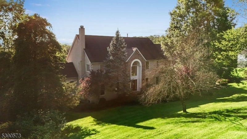 10 Blue Cliff Drive, Clinton Twp.