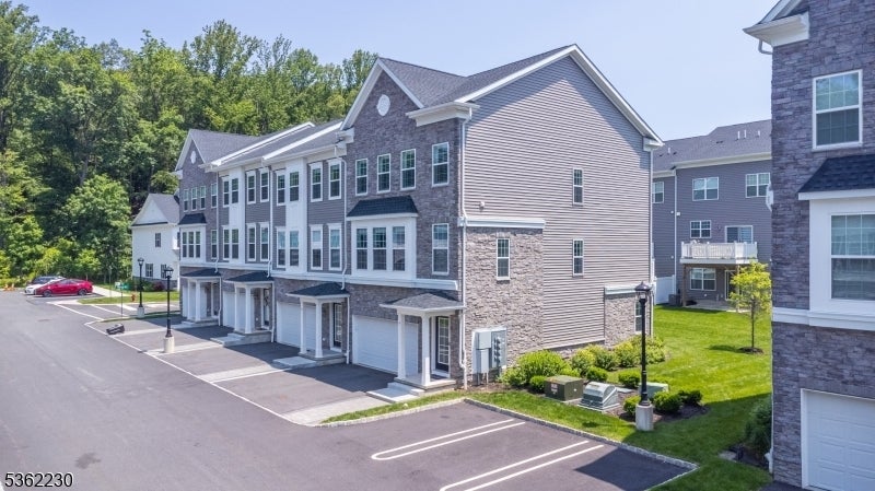 Photo of Listing #3992089
