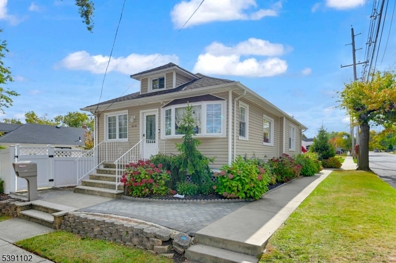 Photo of Listing #3992455