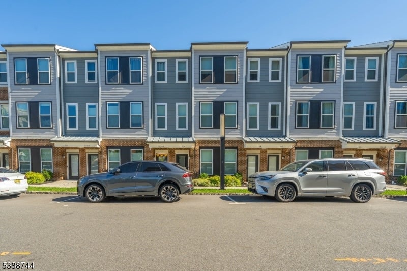 Photo of Listing #3992458