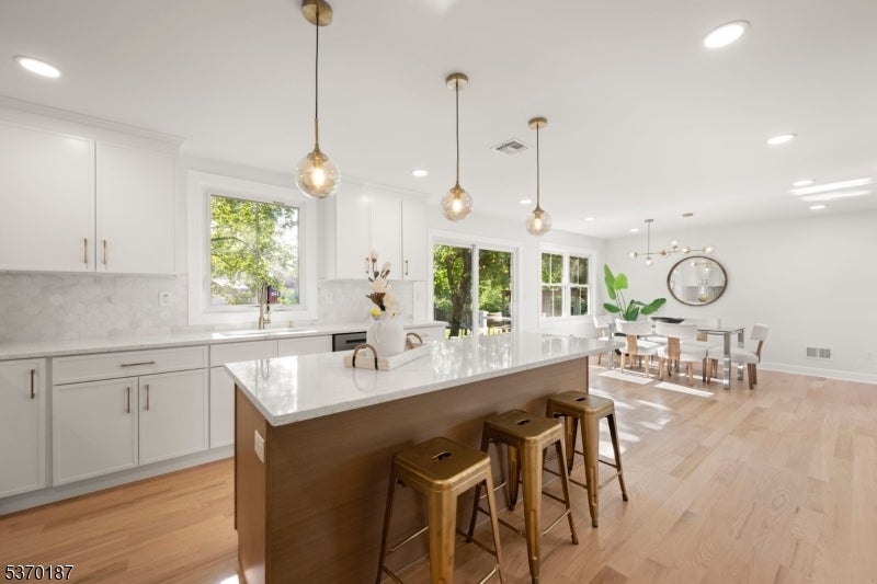 Photo of Listing #3992478