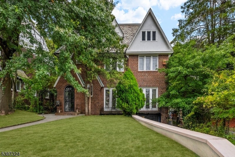 Photo of Listing #3992484