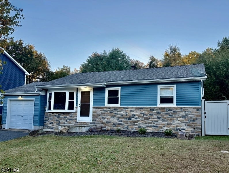 Photo of Listing #3992561