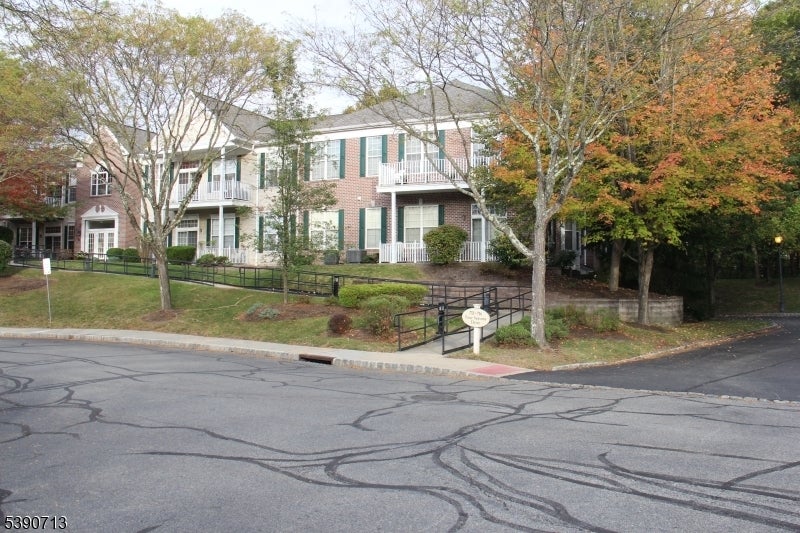 Photo of Listing #3992626